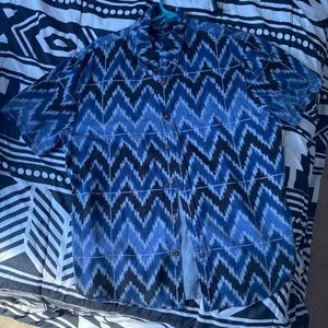 Men’s American Eagle button up